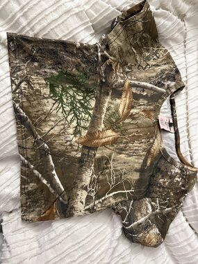 Realtree Woodland Camo cropped tee